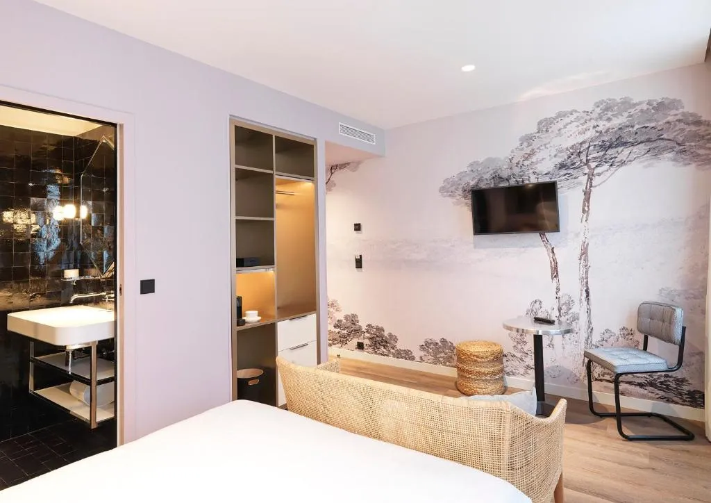 Le Katorze Hôtel Paris 6 Nights Package