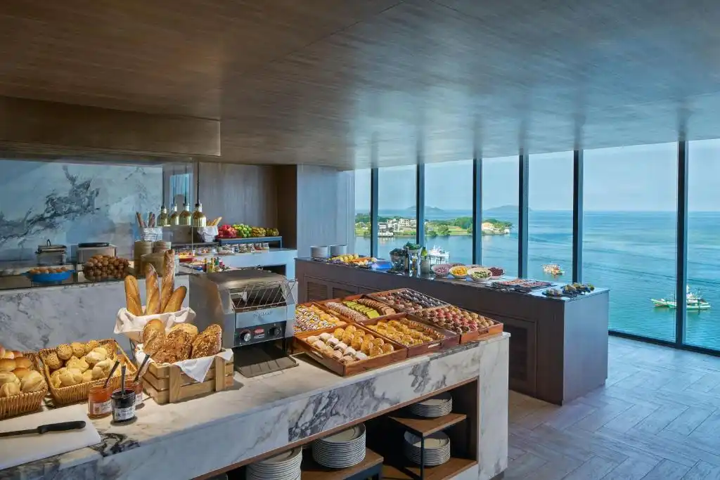 Le Meridien Kota Kinabalu