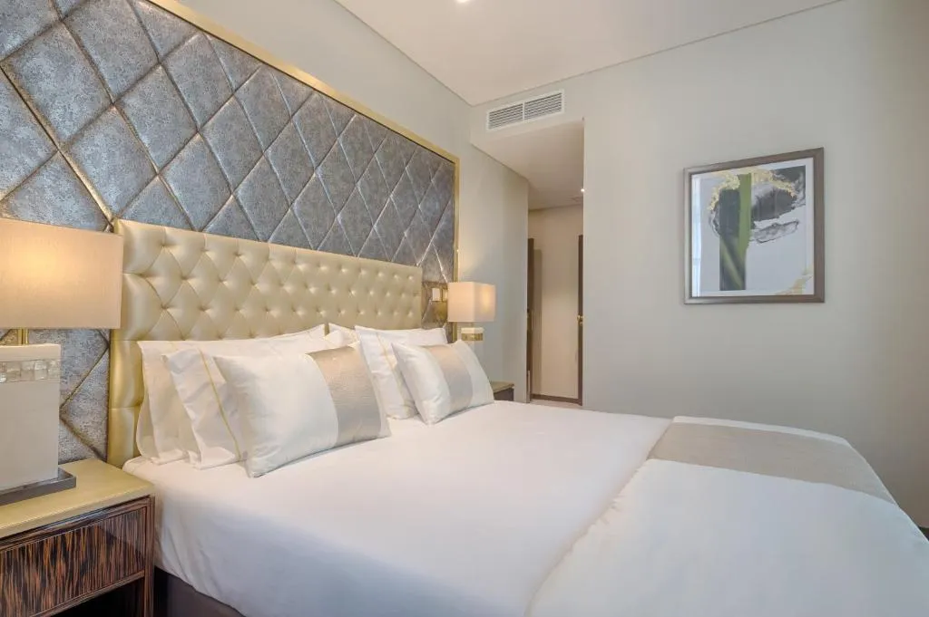 6 Nights Lisbon Stay at MeraPrime