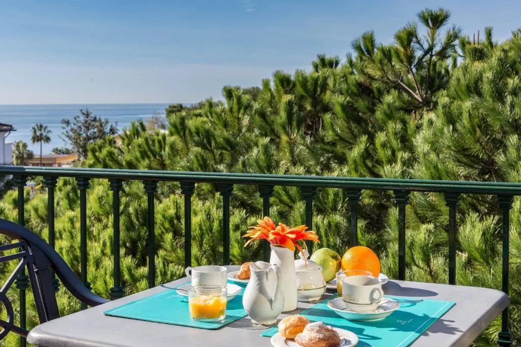 3 Nights Package Holiday Ona Alanda Club Marbella