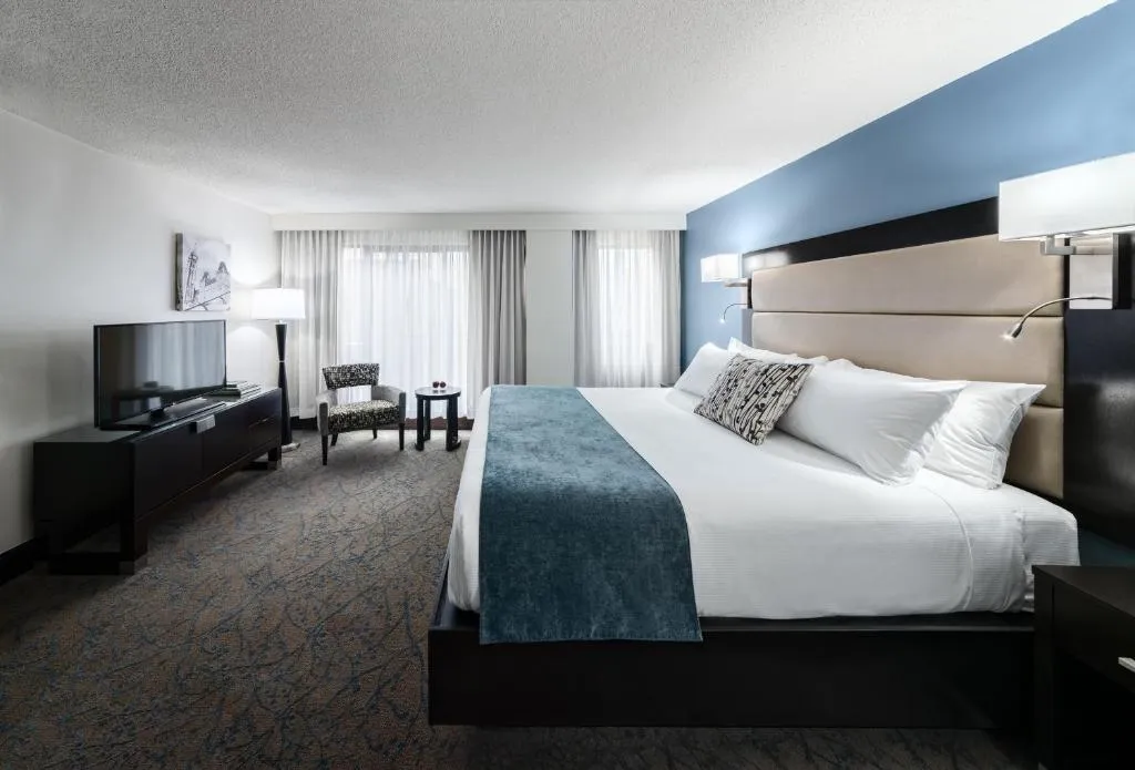 3 Nights Package Deal at Ottawa Embassy Hotel