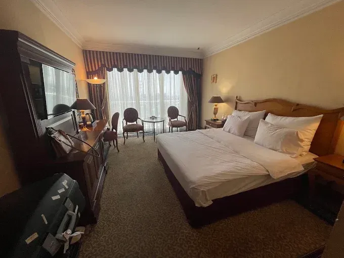 Parsian Esteghlal Hotel