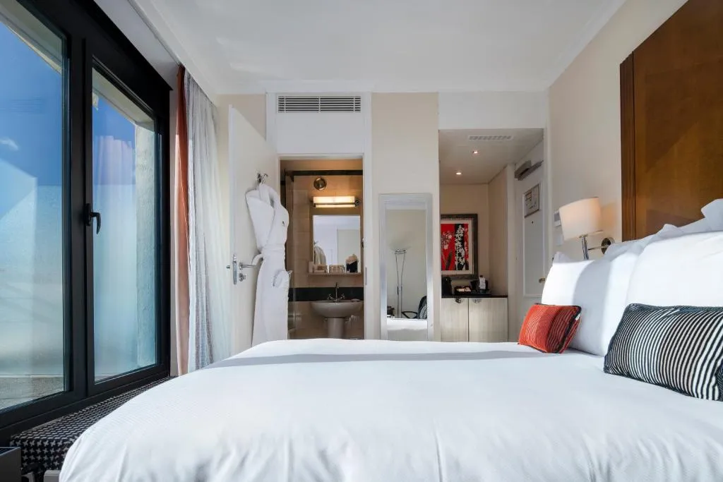Warwick Geneva City 4 Nights Package