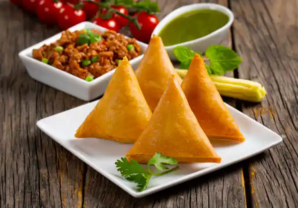 Samboosa (Emirati Samosa)